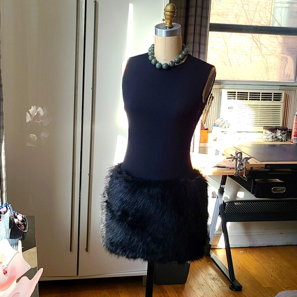 Evening mini dress. Black, wool/lace and faux fur. - Picture 2 of 6